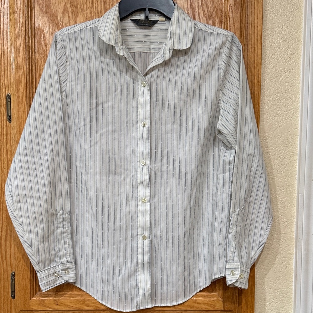 Cobble Lane Vintage Women's White/Navy Pin Striped Button Down Blouse - Size 14